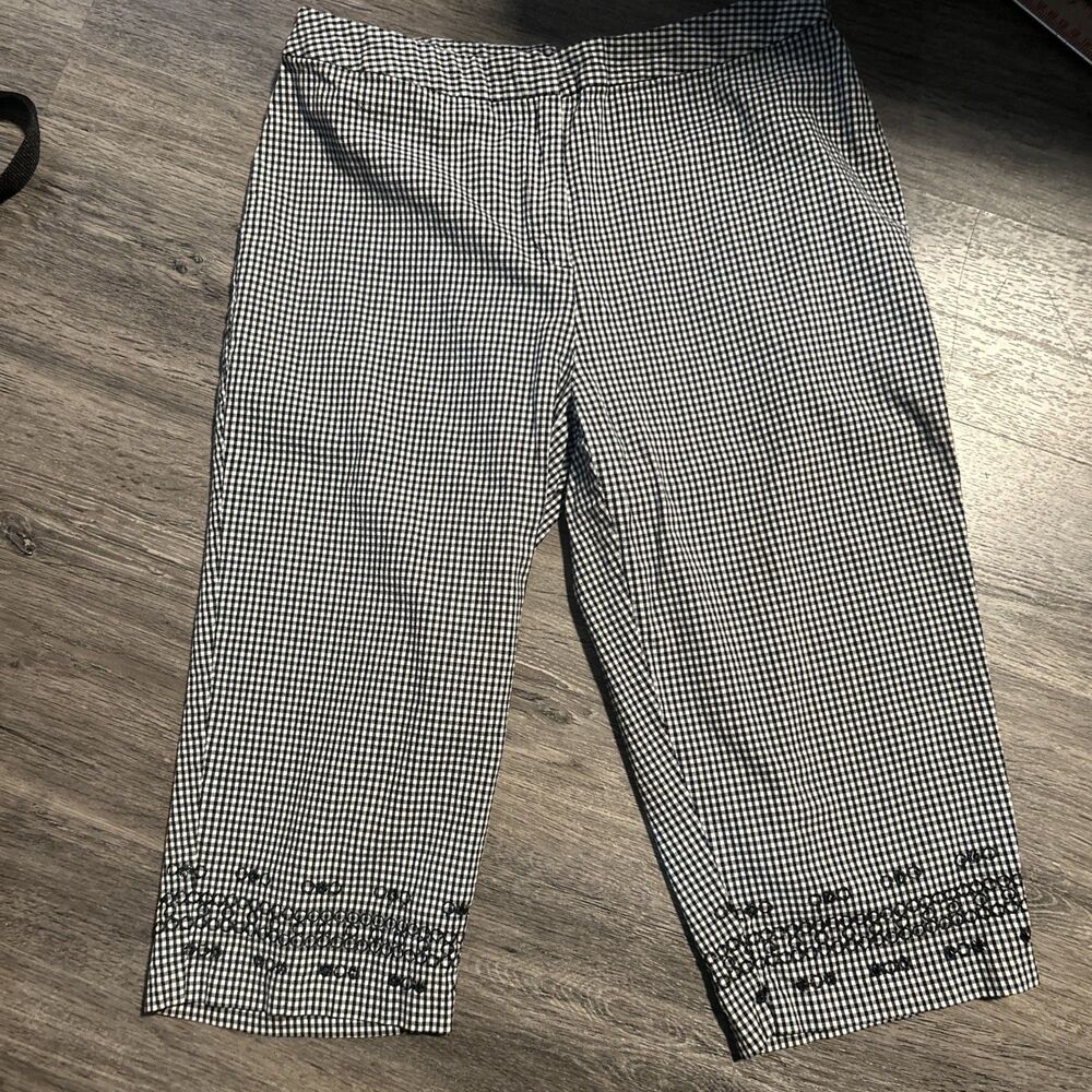 R.Q.T Vintage Women’s Black And White Gingham Capri Pants Size 10